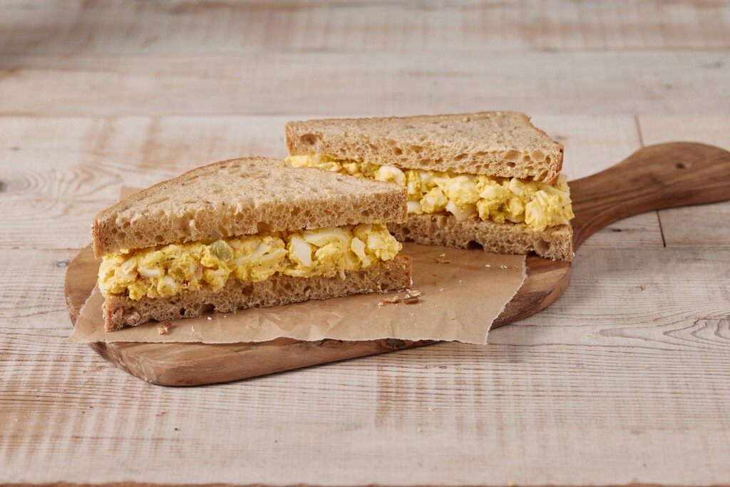a photo of an egg salad sandwich