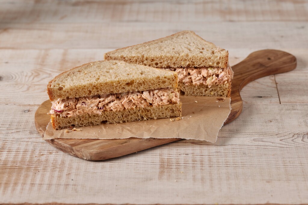 a photo of a tuna salad sandwich